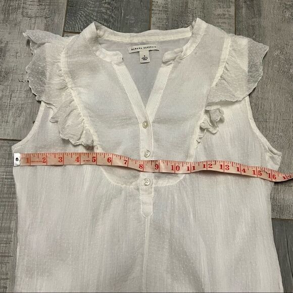 VTG Banana Republic Ivory Swiss Dot 100% Silk Chiffon Flutter Sleeveless Top S - Picture 6 of 12